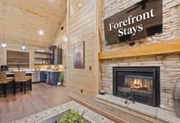Cozy Poolside Getaway for Couples and Small Groups
