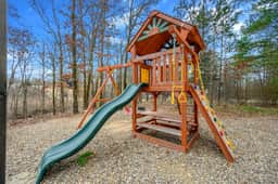 Creekfront, Pickleball, Hot Tub, Batting Cage!