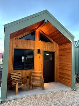 Twilight #4: Private Porch, Fire Pit, Plush Beds