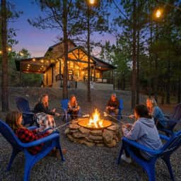 Waterfront, Hot Tub, Fire Pit, Fishing & Games!