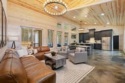 NEW! 4 King Suites, Hot Tub, Fire Pit, Spacious