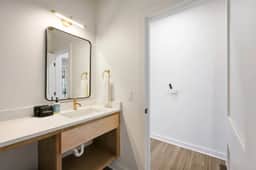 5 Bedroom Sleeps 24, Pets OK, Hot Tub, Game Room.