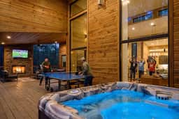 NEW! Hot Tub, Fire Pit, Bball & Games