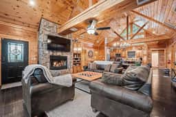 Fishing Bear Lodge - Image 2