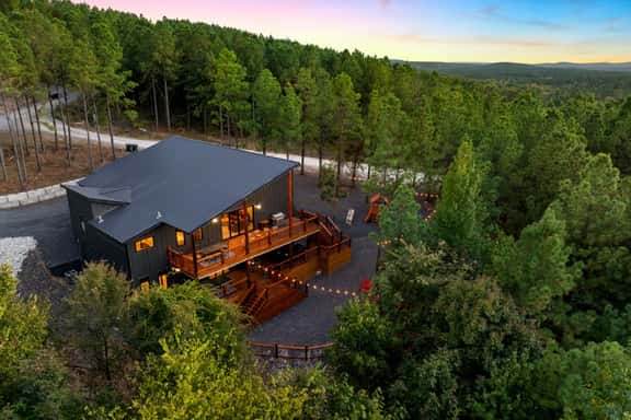 NEW! View, HotTub, Sauna, GameRoom, Gym, Slps 20 - Image 1