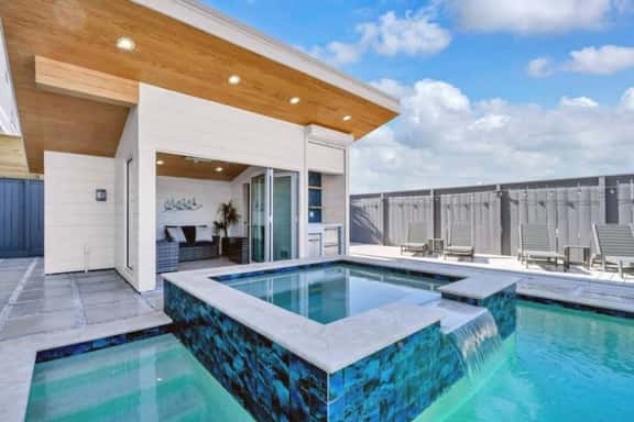 Agave La Vie With Elevator and Private Beach - Image 1