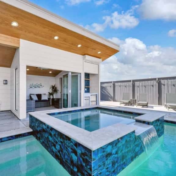 Agave La Vie With Elevator and Private Beach - Image 1