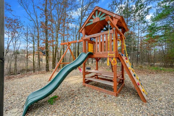 Creekfront, Pickleball, Hot Tub, Batting Cage!