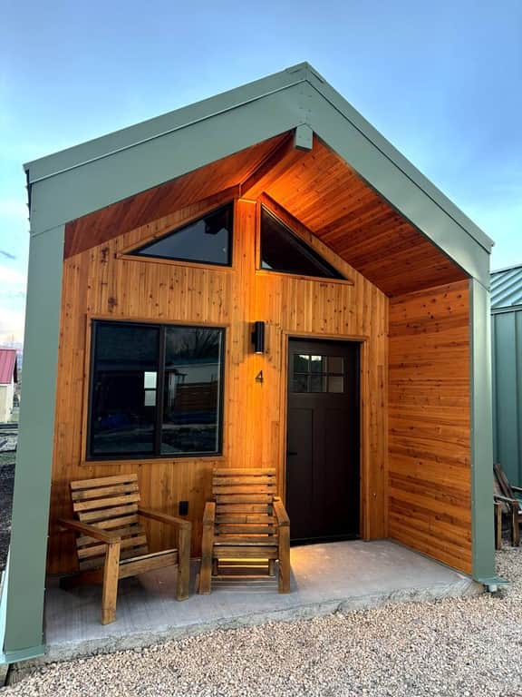 Twilight #4: Private Porch, Fire Pit, Plush Beds