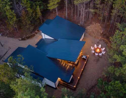 NEW! 4 King Suites, Hot Tub, Fire Pit, Spacious