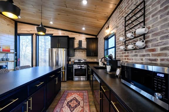 New! Heated Pool, Hottub, Stream, Bunk Room, Games