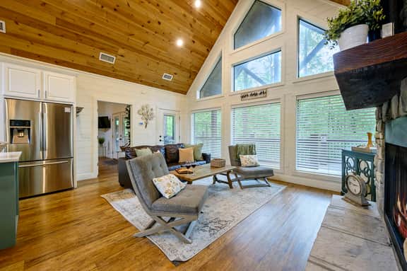 NEW! Hot Tub, Fireplace, Spa Bath, Boat Parking