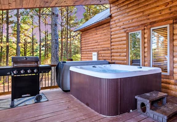 NEW! Hot Tub, Fire Pit, Games, Near Beavers Bend