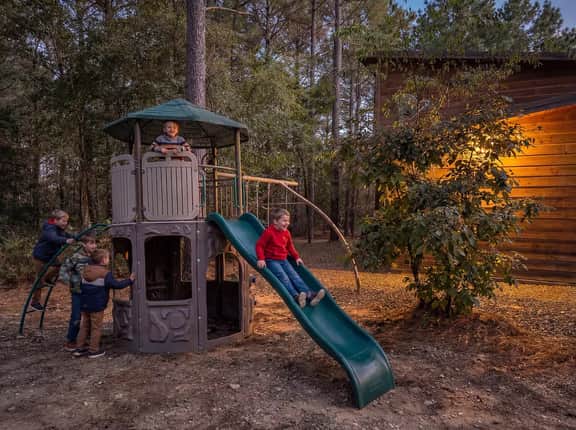 NEW! Hot Tub, Fire Pit, Bball & Games