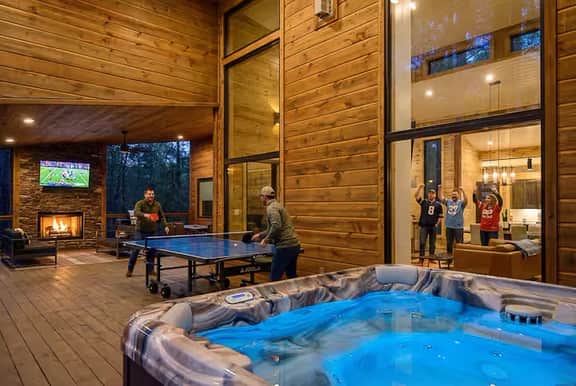 NEW! Hot Tub, Fire Pit, Bball & Games