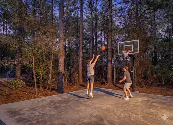 NEW! Hot Tub, Fire Pit, Bball & Games