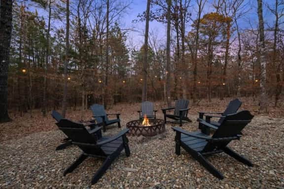 Hot Tub, Fire Pit, Ping Pong, Near Beavers Bend