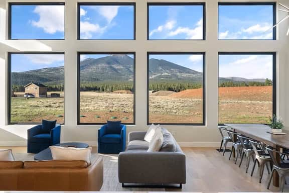 The Bluebird Flagstaff, Jacuzzi, Sleeps 26 - Image 2