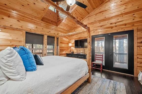 Fishing Bear Lodge - Image 4